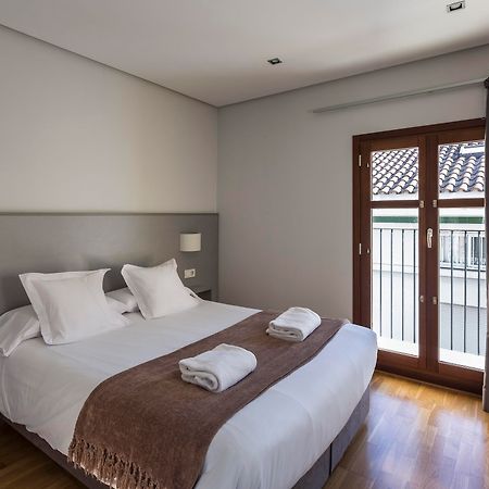 Mon Suites Catedral Valencia Exterior photo