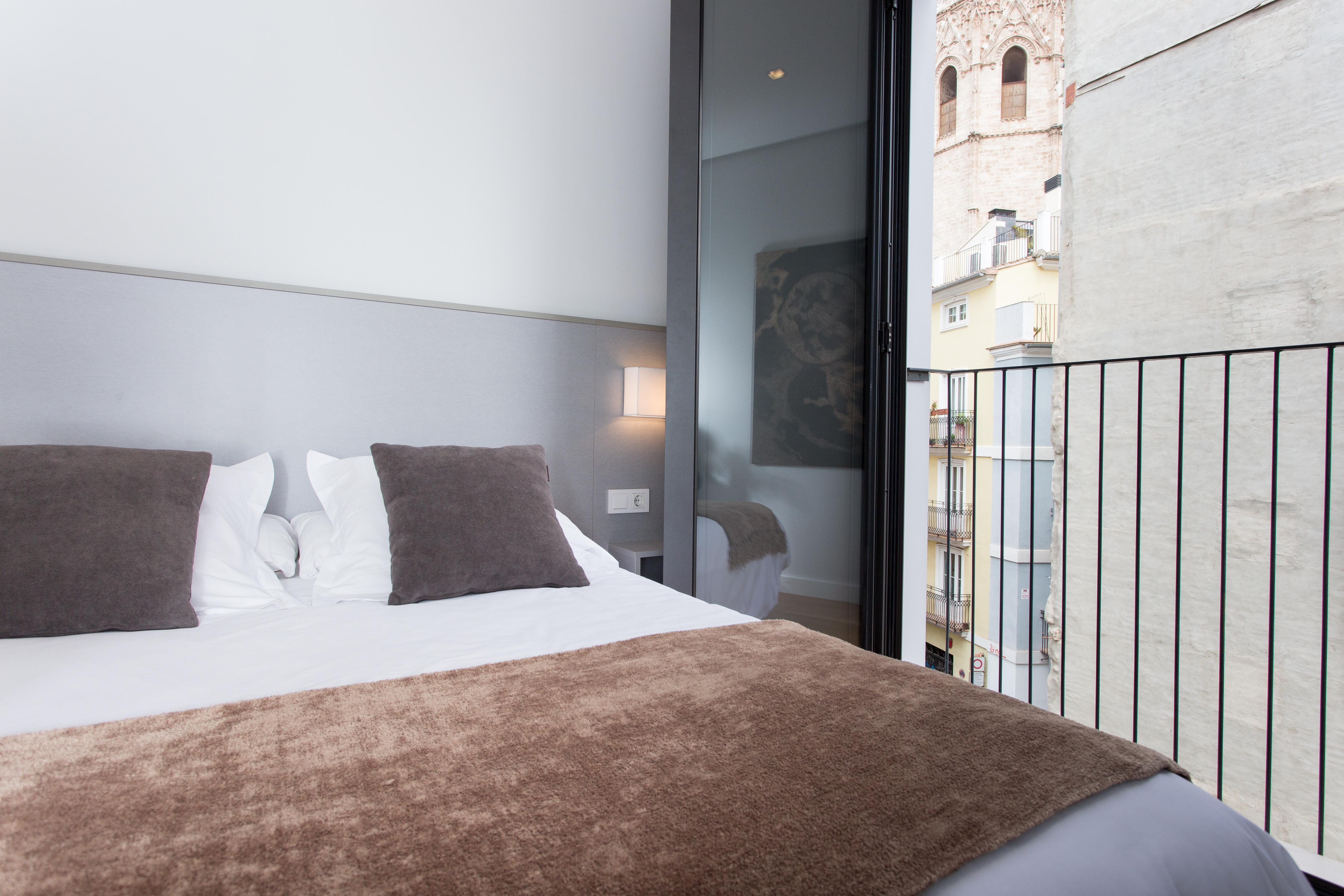 Mon Suites Catedral Valencia Exterior photo