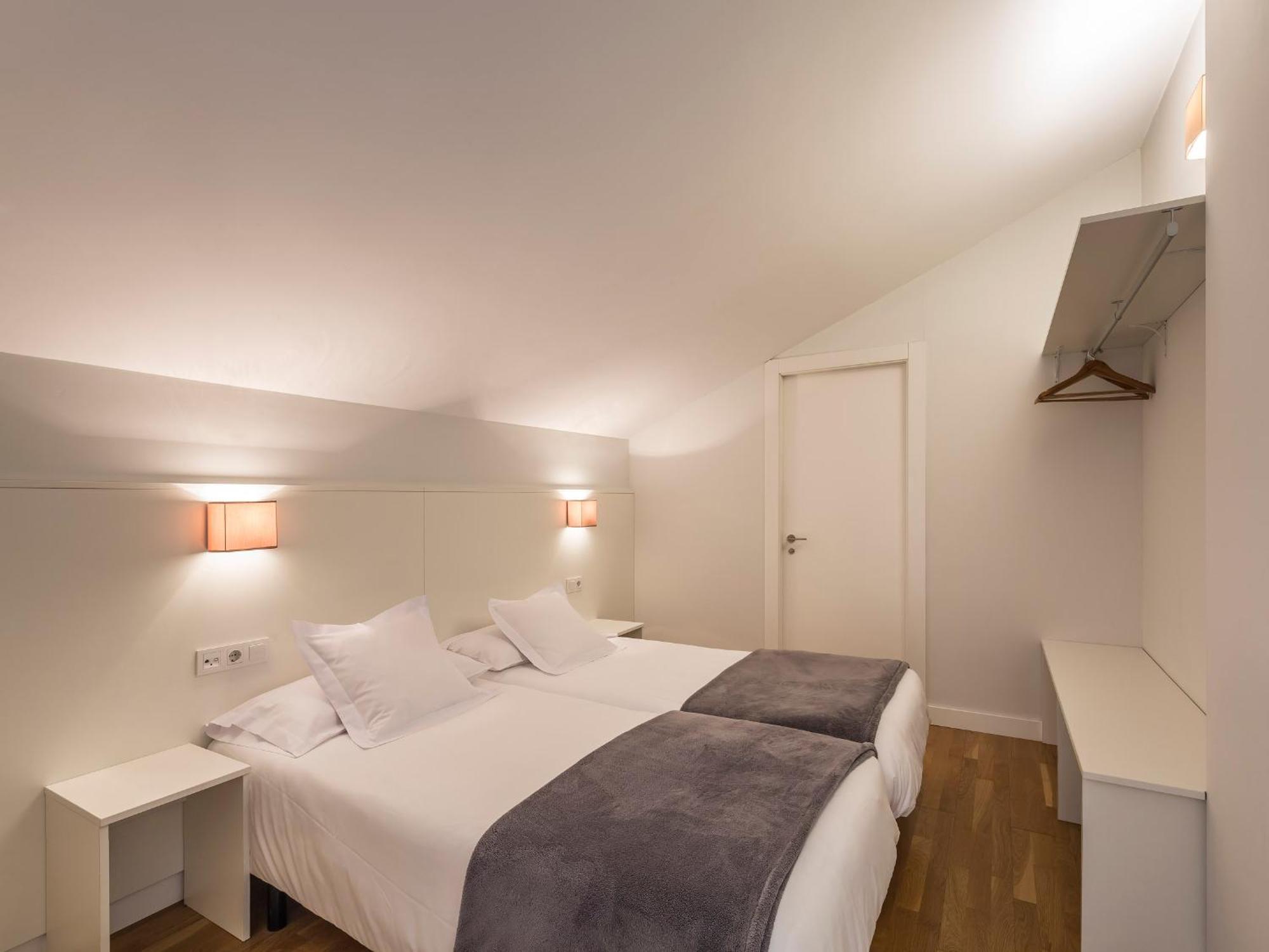 Mon Suites Catedral Valencia Exterior photo