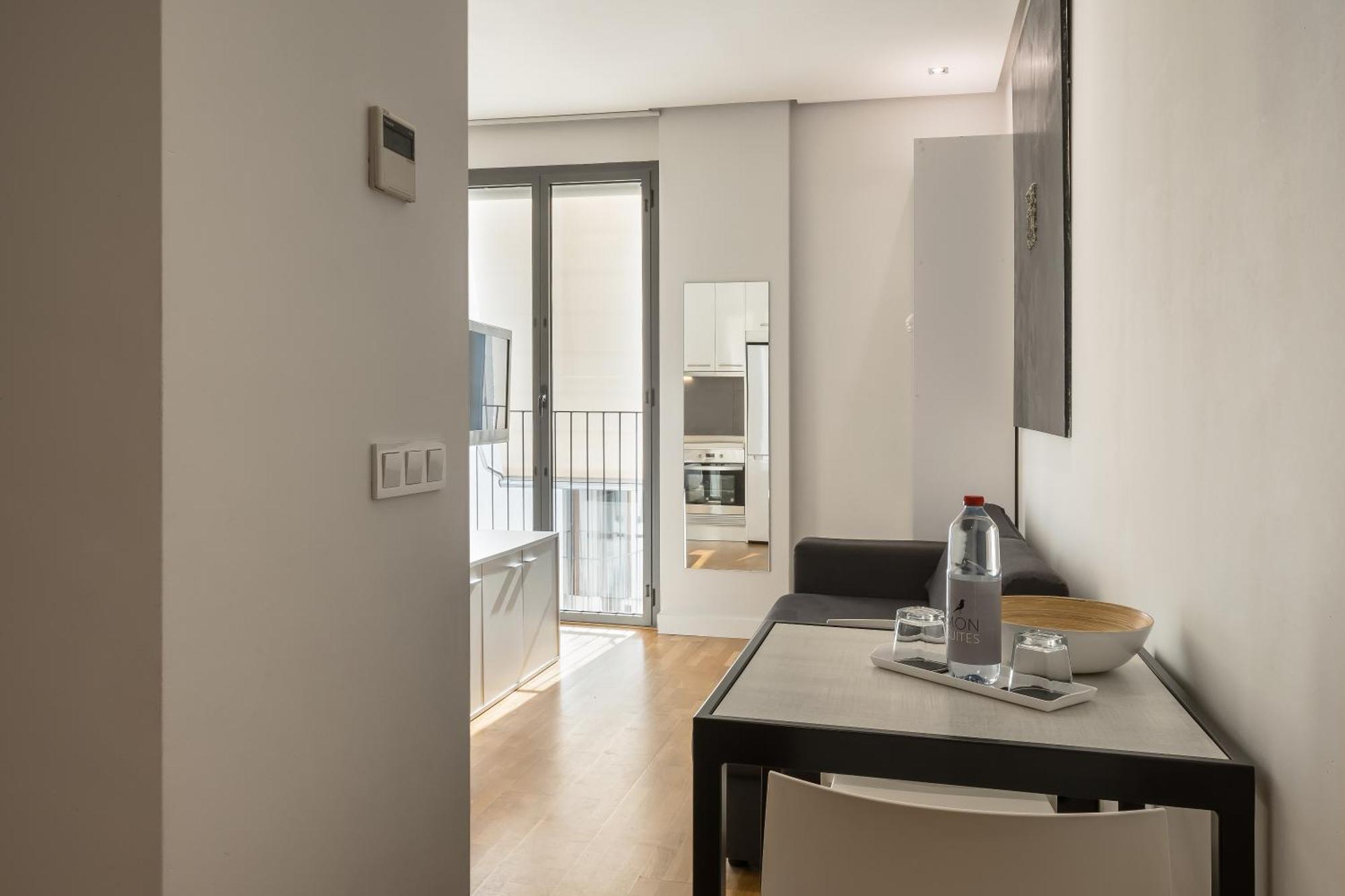 Mon Suites Catedral Valencia Exterior photo