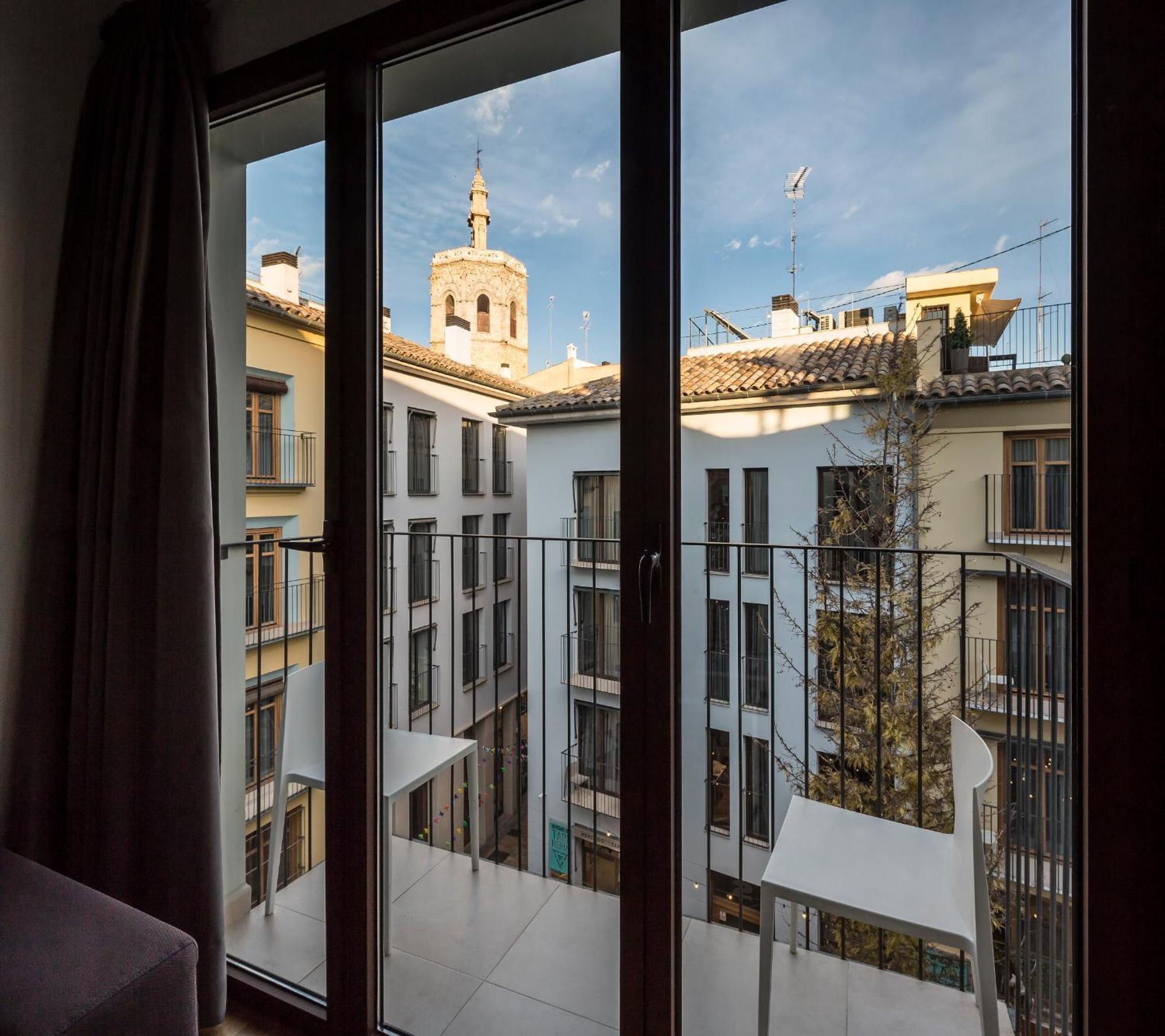 Mon Suites Catedral Valencia Exterior photo