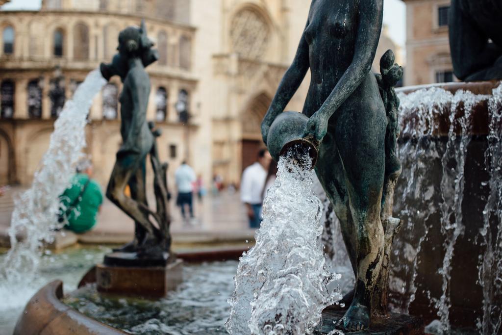 Mon Suites Catedral Valencia Exterior photo