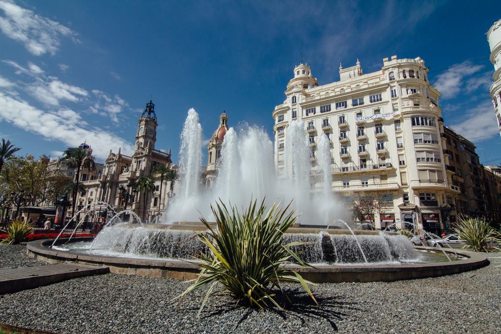 Mon Suites Catedral Valencia Exterior photo